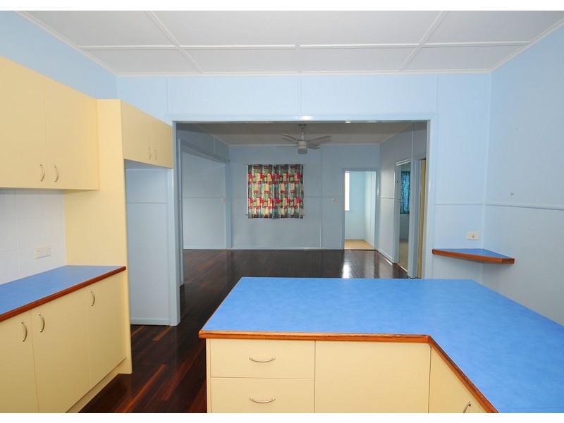 34 Edward Street, Urangan QLD 4655