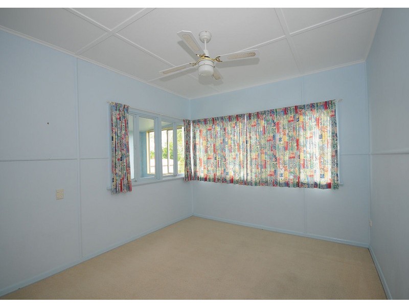 34 Edward Street, Urangan QLD 4655
