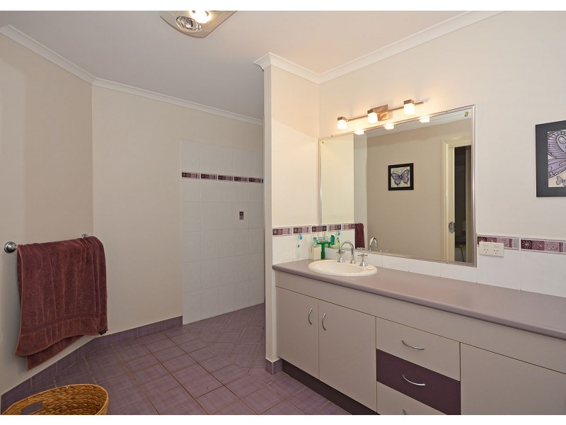 6 Glen Eagles Close, Wondunna QLD 4655