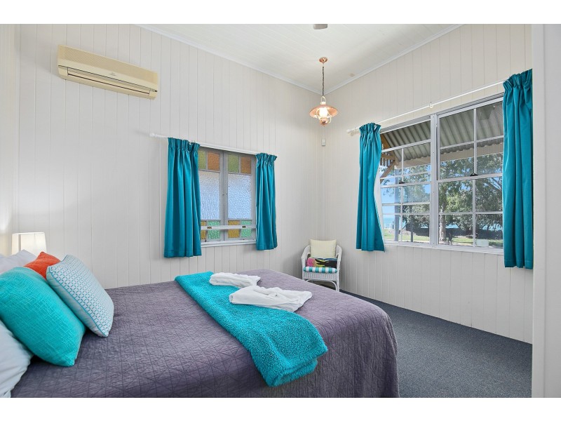 544 Esplanade, Urangan QLD 4655