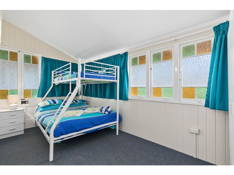 544 Esplanade, Urangan QLD 4655