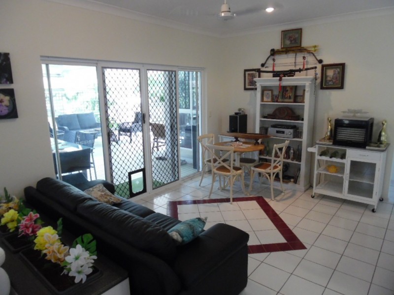 5 Gatakers Lane, Point Vernon QLD 4655