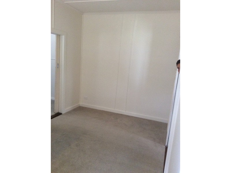 8 Honiton Street, Torquay QLD 4655