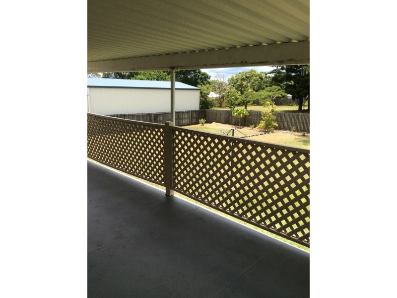 8 Honiton Street, Torquay QLD 4655
