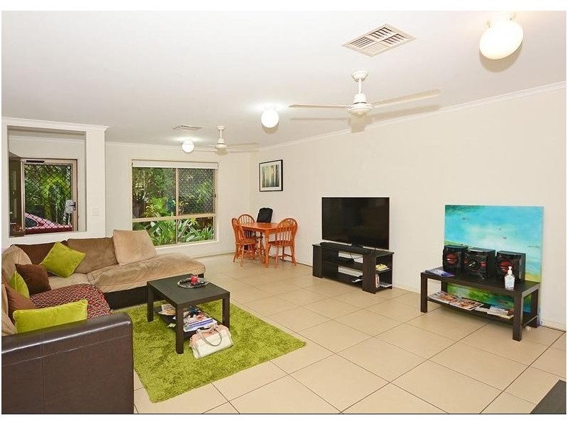 1/9 Watson Street, Pialba QLD 4655