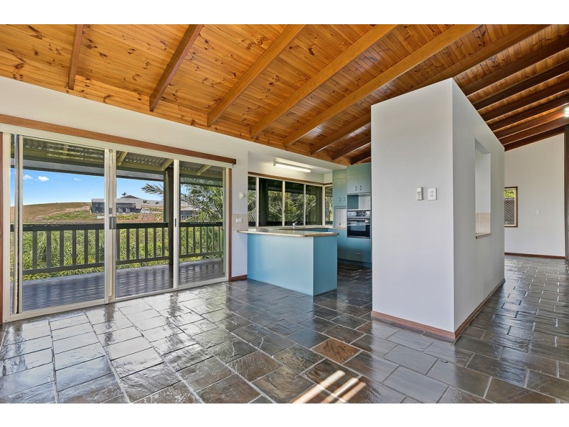 15 Awinya Court, Urraween QLD 4655