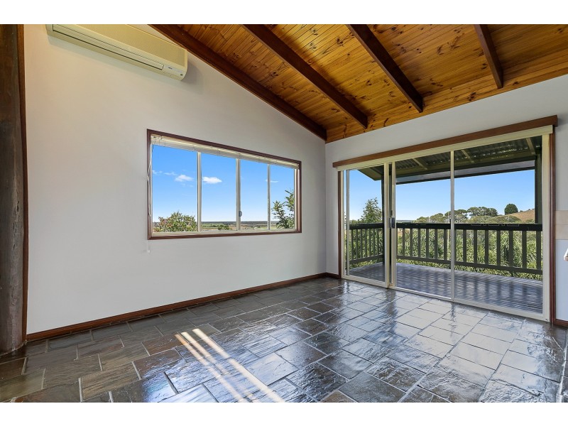 15 Awinya Court, Urraween QLD 4655