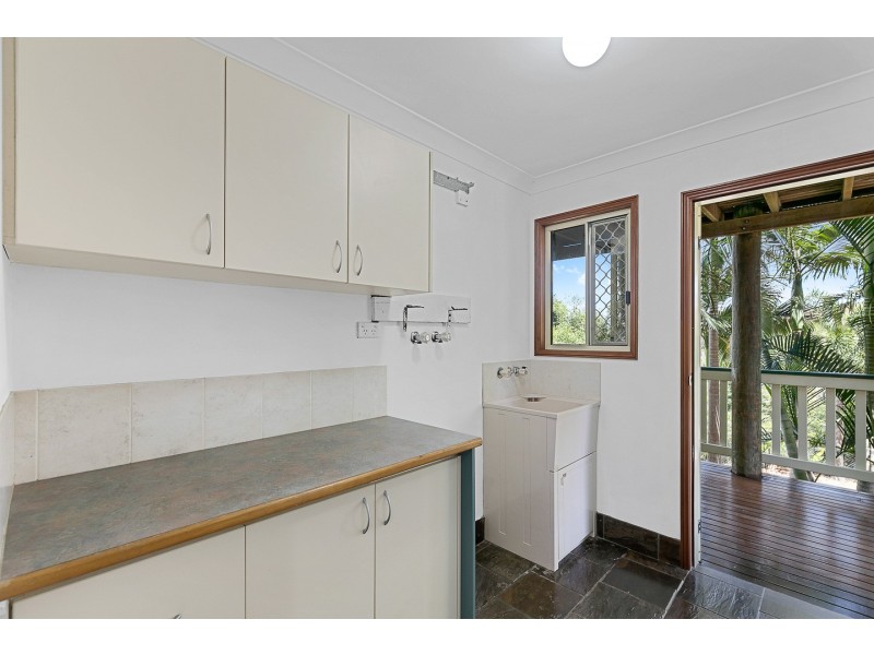 15 Awinya Court, Urraween QLD 4655