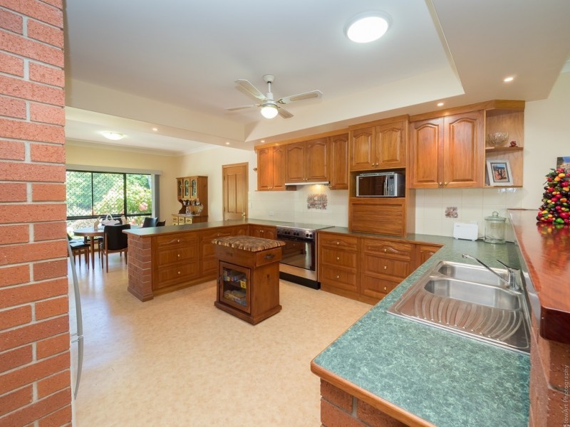 2 Koro Court, Dundowran Beach QLD 4655