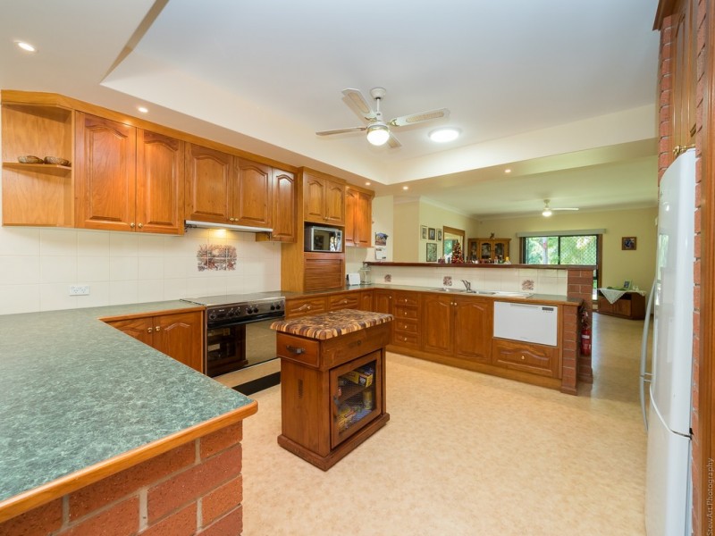 2 Koro Court, Dundowran Beach QLD 4655