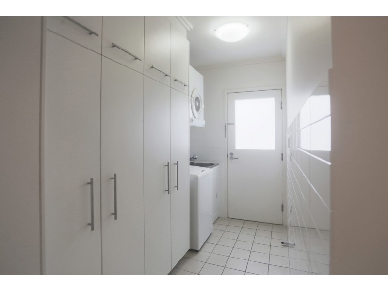 11/80 Moolyyir Street, Urangan QLD 4655