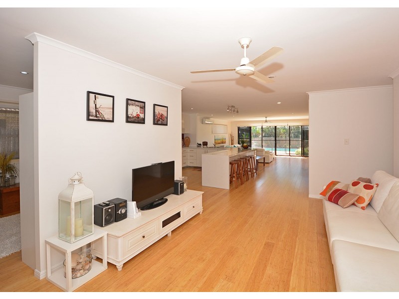 17 Bunya Court, Eli Waters QLD 4655