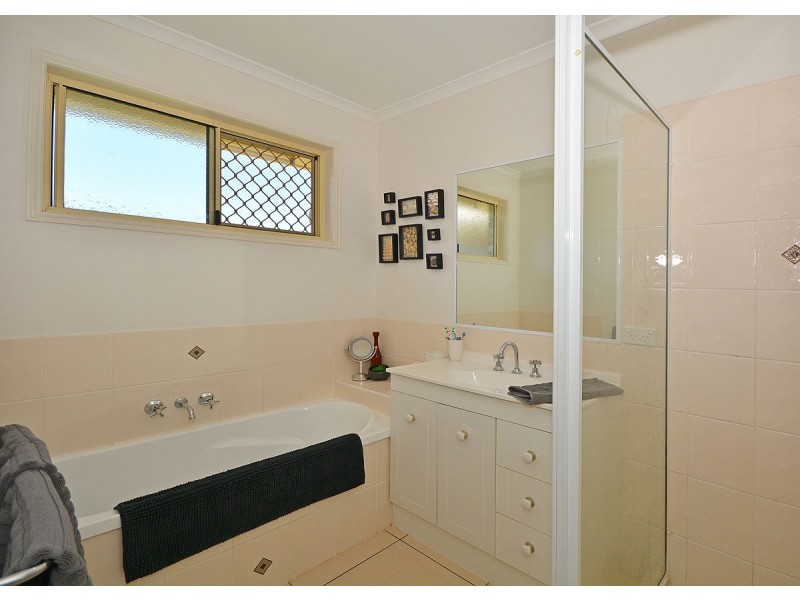 17 Bunya Court, Eli Waters QLD 4655
