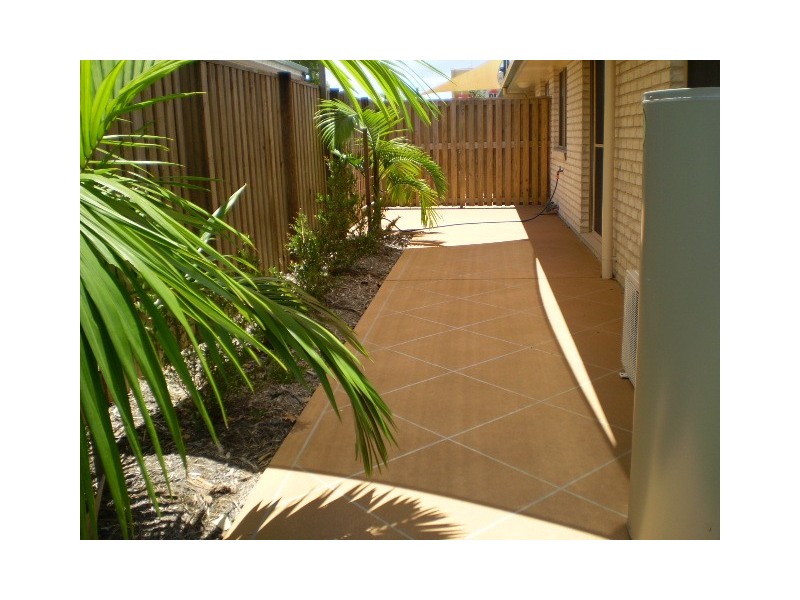 2/41 Watson Street, Pialba QLD 4655