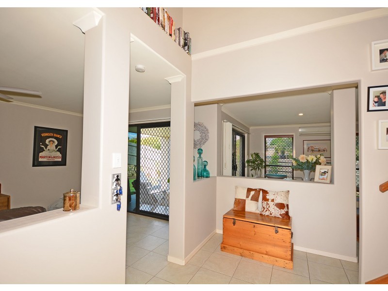 1/2 Barnstaple Street, Torquay QLD 4655