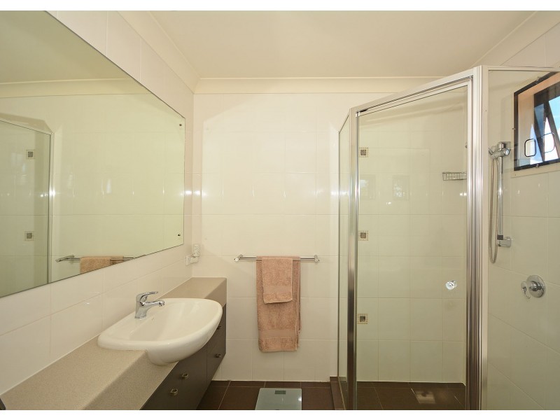 1/2 Barnstaple Street, Torquay QLD 4655