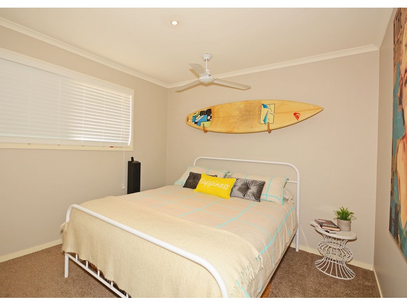 1/2 Barnstaple Street, Torquay QLD 4655