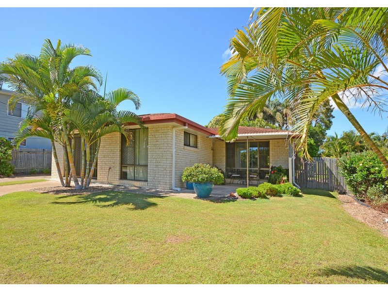 733 Boat Harbour Drive, Urangan QLD 4655