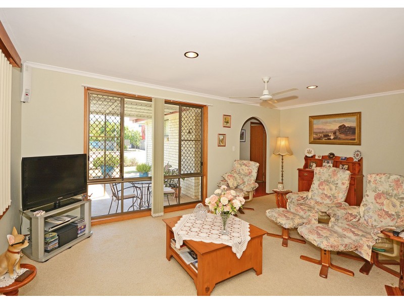 733 Boat Harbour Drive, Urangan QLD 4655