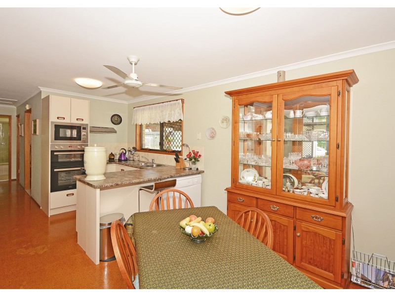 733 Boat Harbour Drive, Urangan QLD 4655