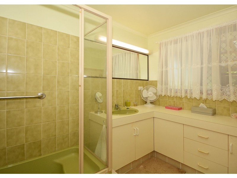 733 Boat Harbour Drive, Urangan QLD 4655