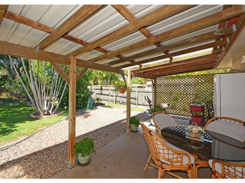 733 Boat Harbour Drive, Urangan QLD 4655