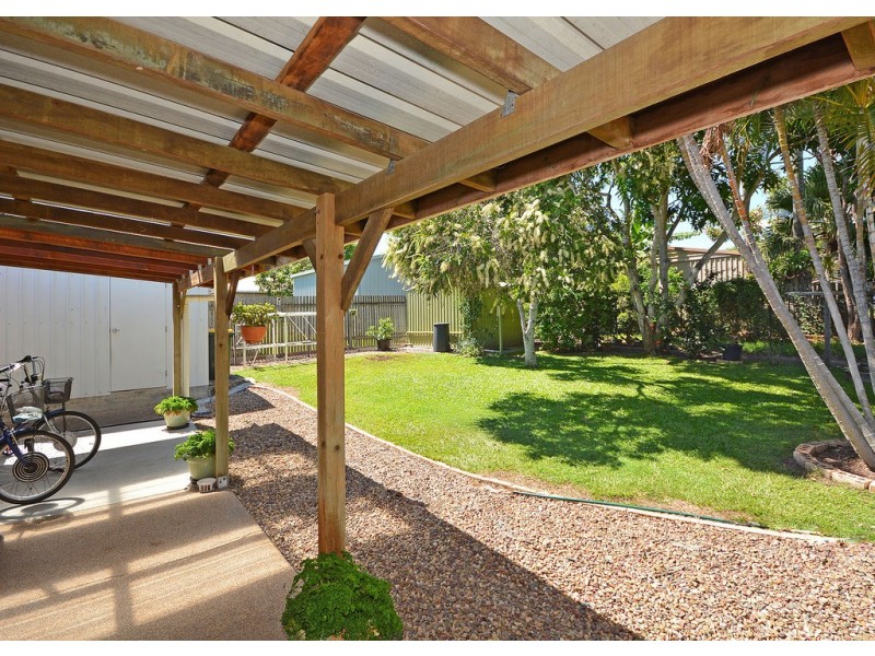 733 Boat Harbour Drive, Urangan QLD 4655