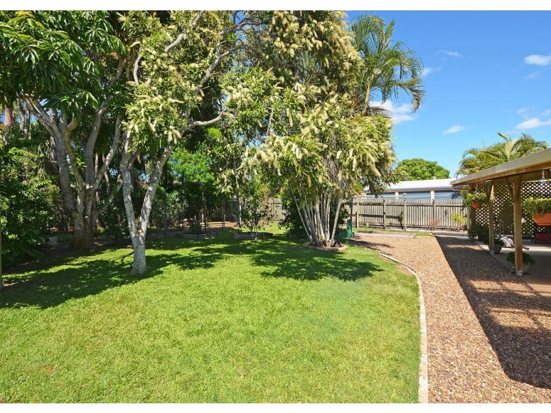 733 Boat Harbour Drive, Urangan QLD 4655