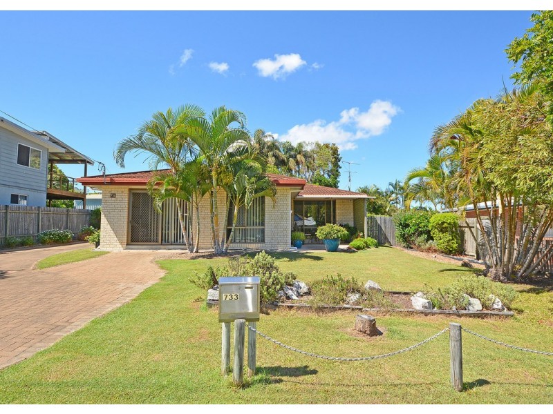 733 Boat Harbour Drive, Urangan QLD 4655