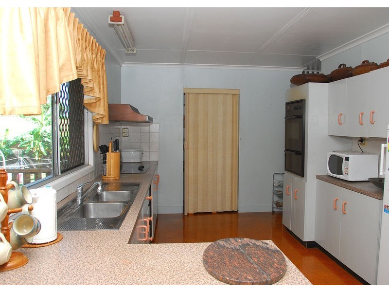 74-76 Honiton St, Torquay, Torquay QLD 4655