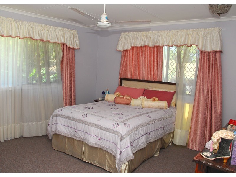 74-76 Honiton St, Torquay, Torquay QLD 4655
