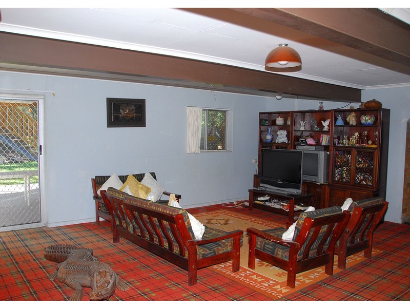 74-76 Honiton St, Torquay, Torquay QLD 4655