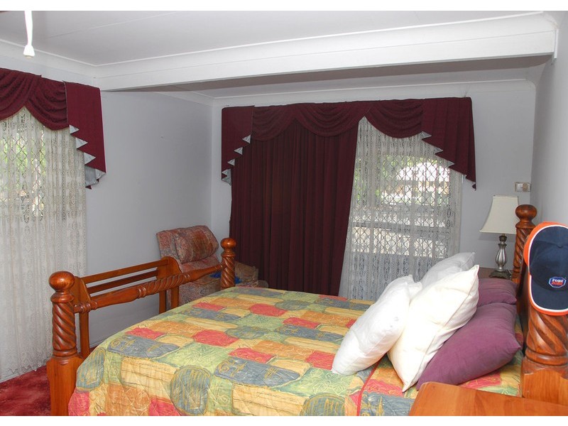 74-76 Honiton St, Torquay, Torquay QLD 4655