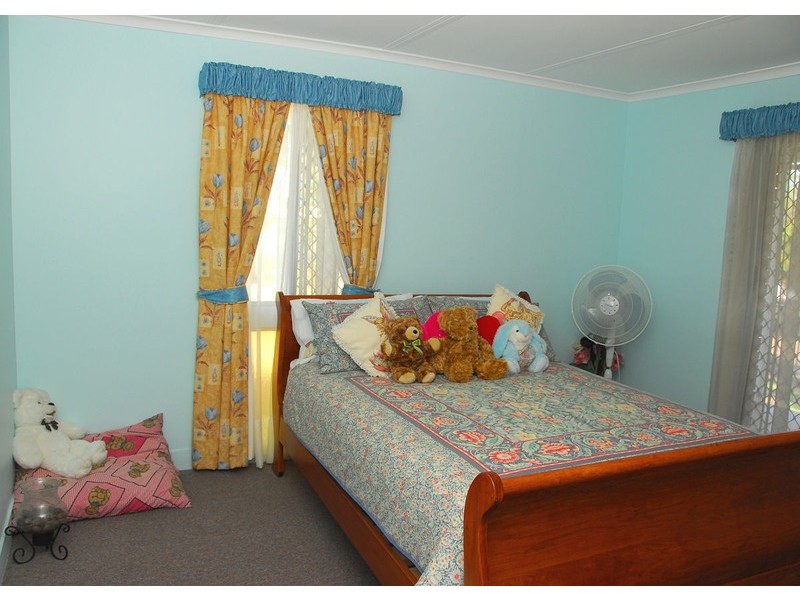 74-76 Honiton St, Torquay, Torquay QLD 4655