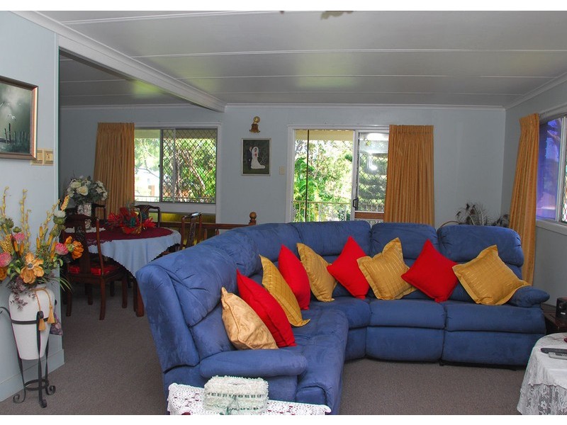 74-76 Honiton St, Torquay, Torquay QLD 4655