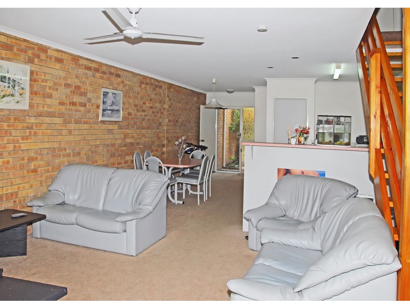 4/99 Cypress Street, Torquay QLD 4655