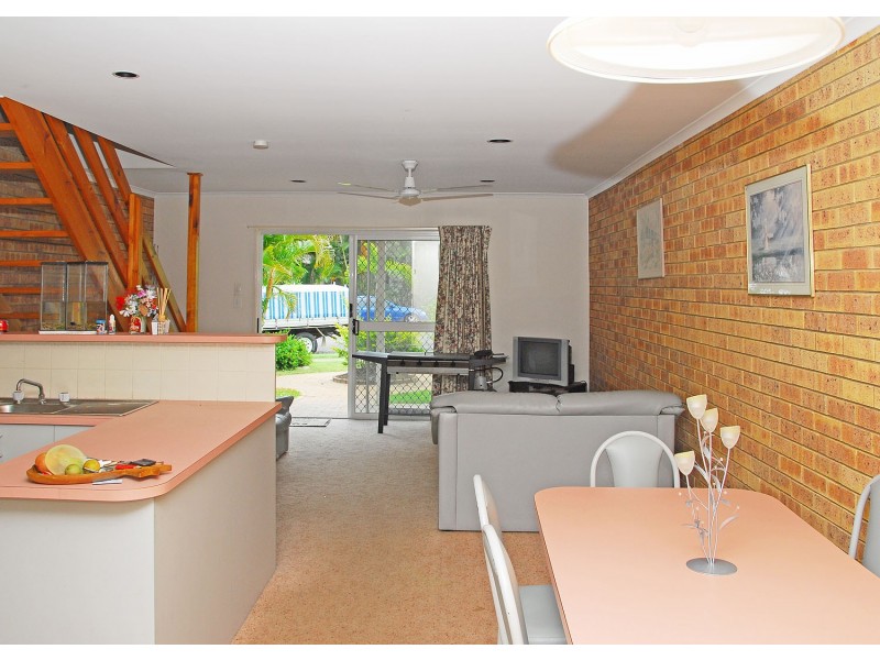 4/99 Cypress Street, Torquay QLD 4655