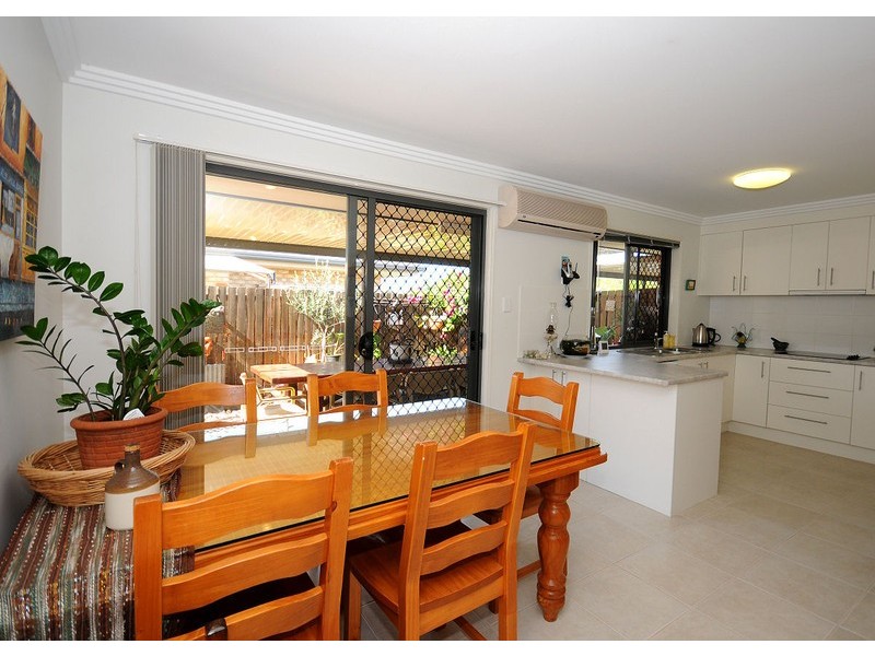 Unit 1/24  Glengarry Court, Kawungan QLD 4655