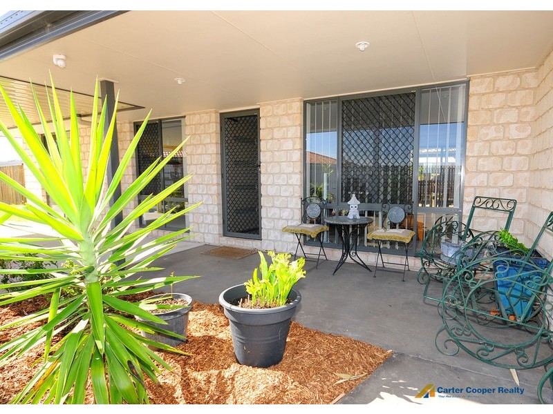 Unit 1/24  Glengarry Court, Kawungan QLD 4655