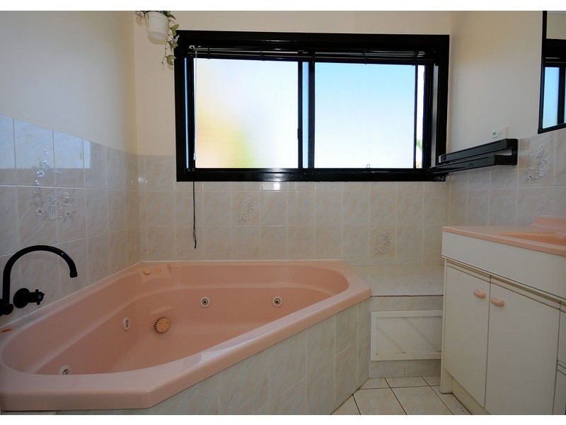 8 Jacaranda Drive, Torquay QLD 4655