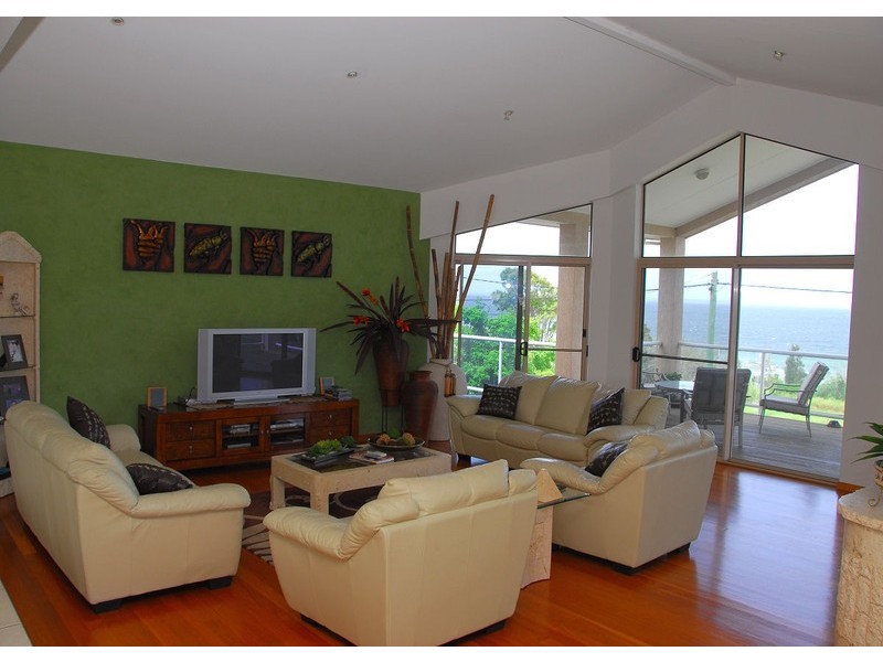 101 Esplanade, Point Vernon QLD 4655