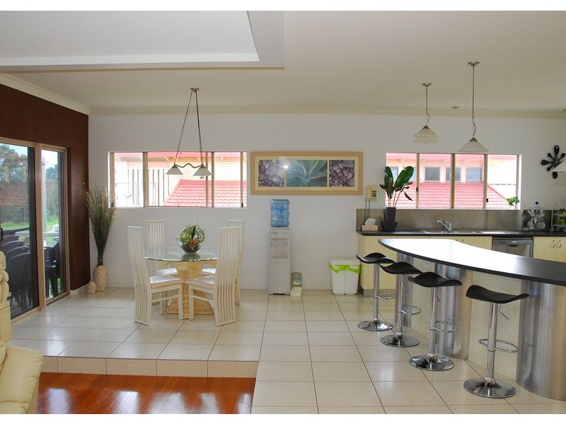 101 Esplanade, Point Vernon QLD 4655