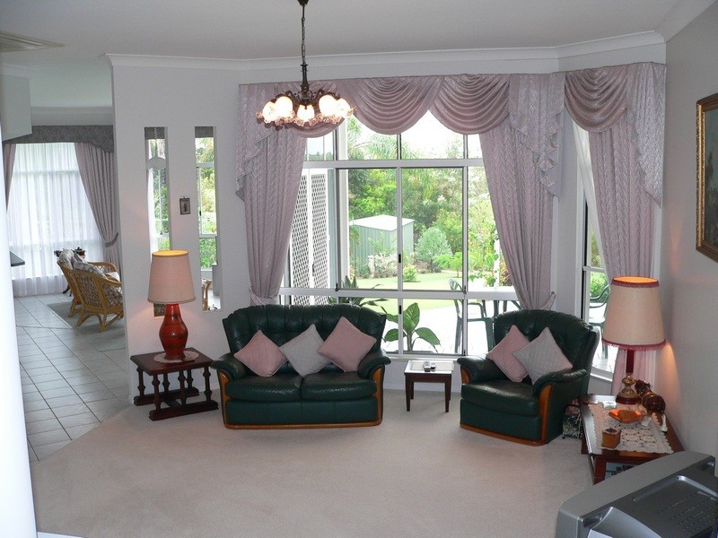 27 Royal Drive, Kawungan QLD 4655