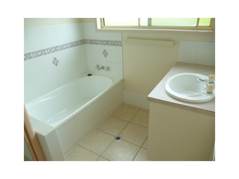 2 Haupt Avenue, Pialba QLD 4655