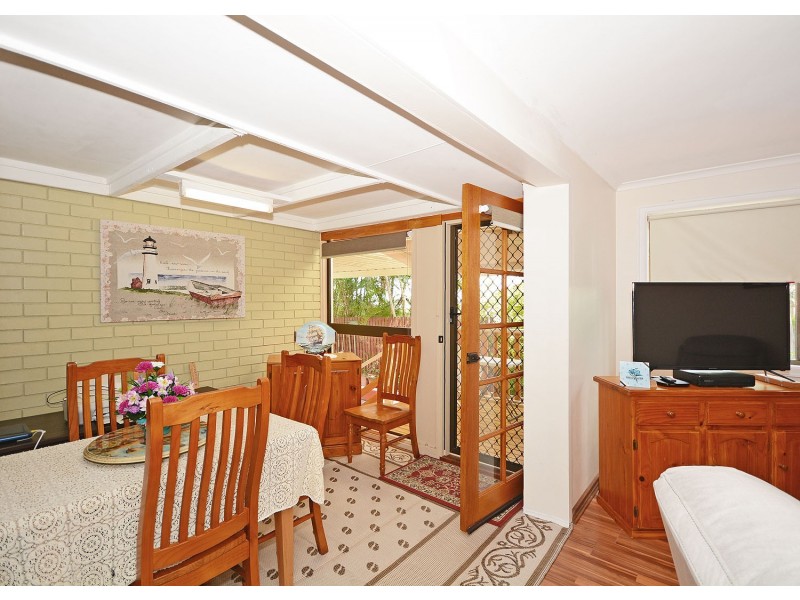 8 Maureen Court, Point Vernon QLD 4655