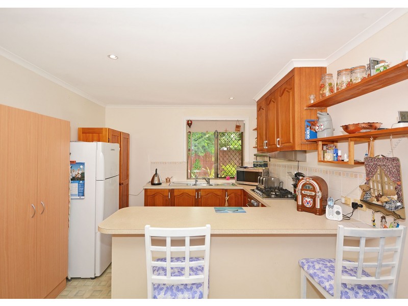 8 Maureen Court, Point Vernon QLD 4655