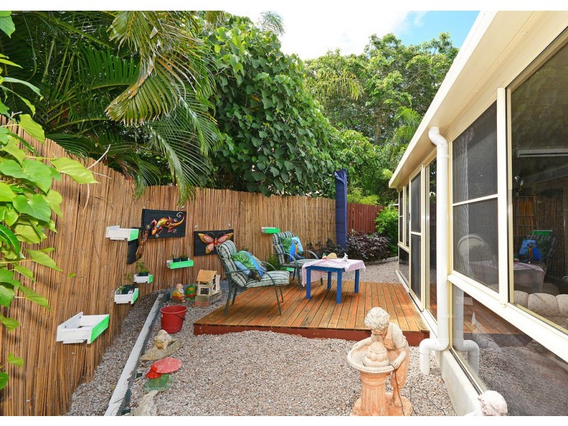 8 Maureen Court, Point Vernon QLD 4655