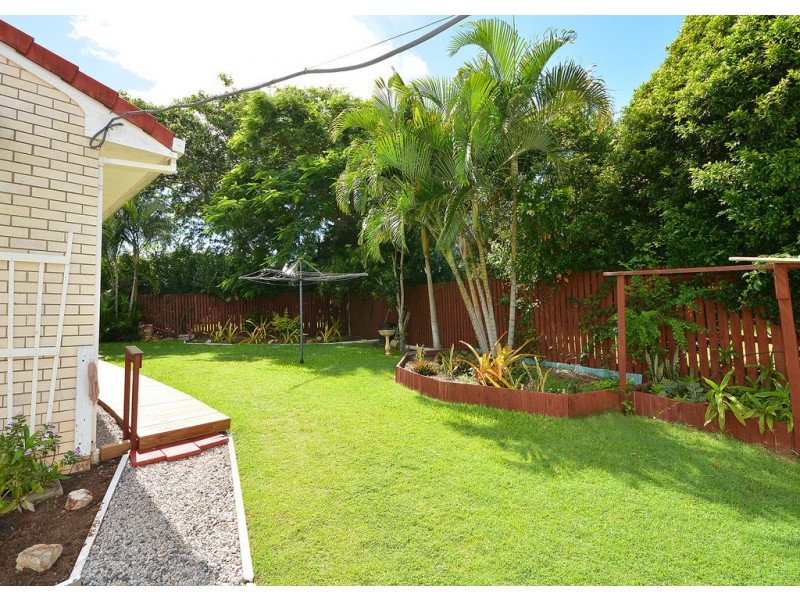 8 Maureen Court, Point Vernon QLD 4655