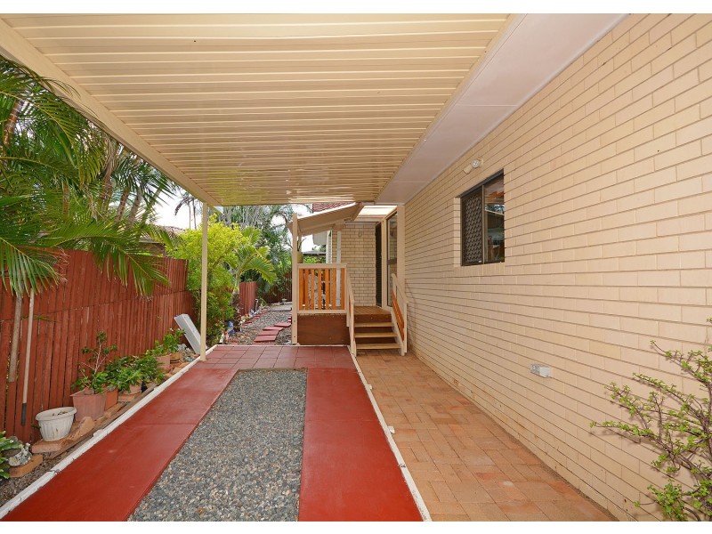 8 Maureen Court, Point Vernon QLD 4655