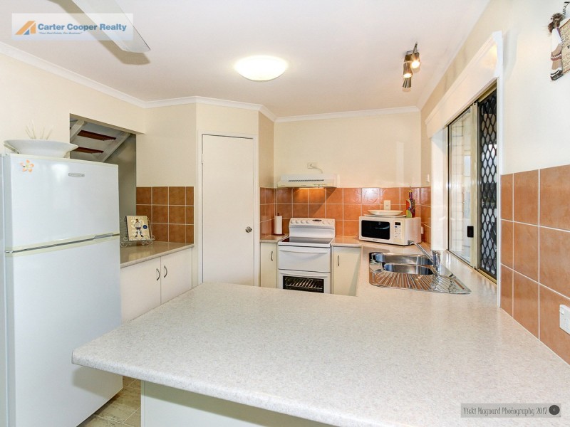 42 Vanda Street, Urangan QLD 4655